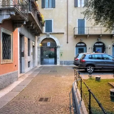 Castle View Lodge Intero Appartamento Verona Centro Storico Luaran gambar