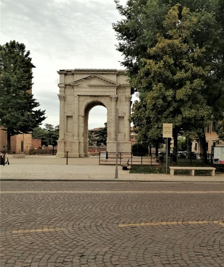 Castle View Lodge Intero Appartamento Verona Centro Storico Luaran gambar