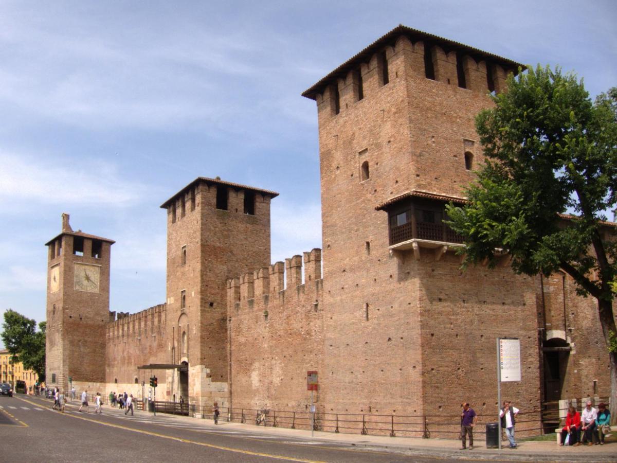 Castle View Lodge Intero Appartamento Verona Centro Storico Luaran gambar